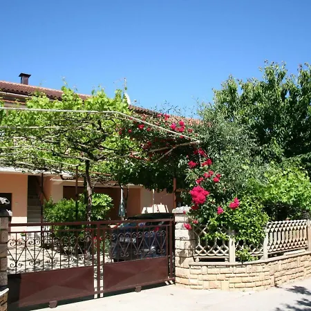 House Boni * Valdebek